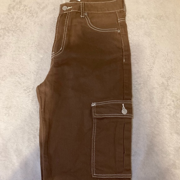 COPY - S.O.N.G. Medium (7) Brown High Rise Boyfriend Cargo Jeans - Picture 4 of 5